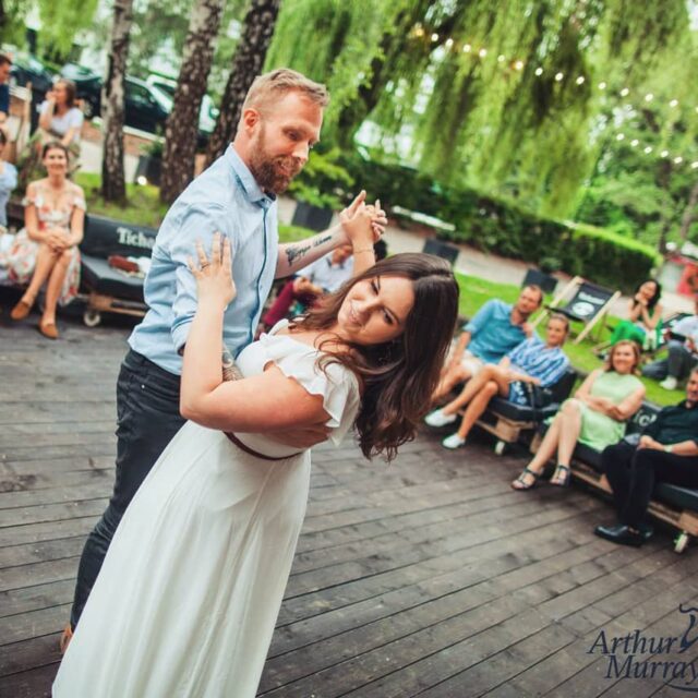 https://dance.arthurmurray.com.ua/glirywhy/2022/05/ewelina-i-johan-photo-640x640.jpg