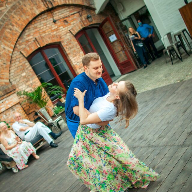 https://dance.arthurmurray.com.ua/glirywhy/2022/06/natalia-krzysztof-640x640.jpg